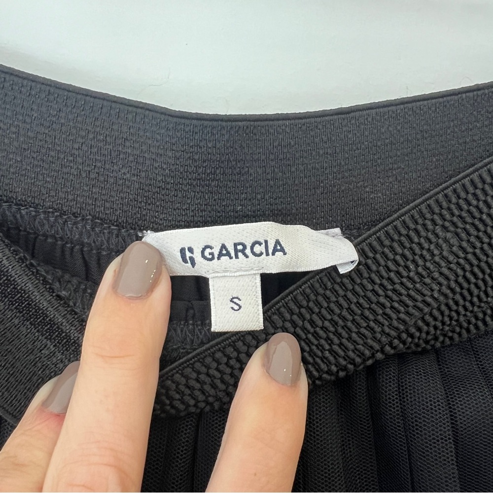 Garcia | Pleated Maxi Skirt with Lace Overlay - Picture 9 of 13